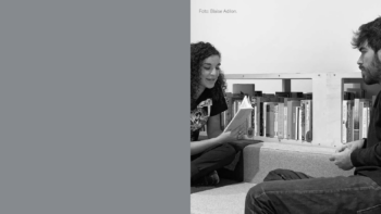 Imagen de portada de Taller con The Book Lovers «La Historia Comienza Aquí. Novela de artista y lectura performativa»