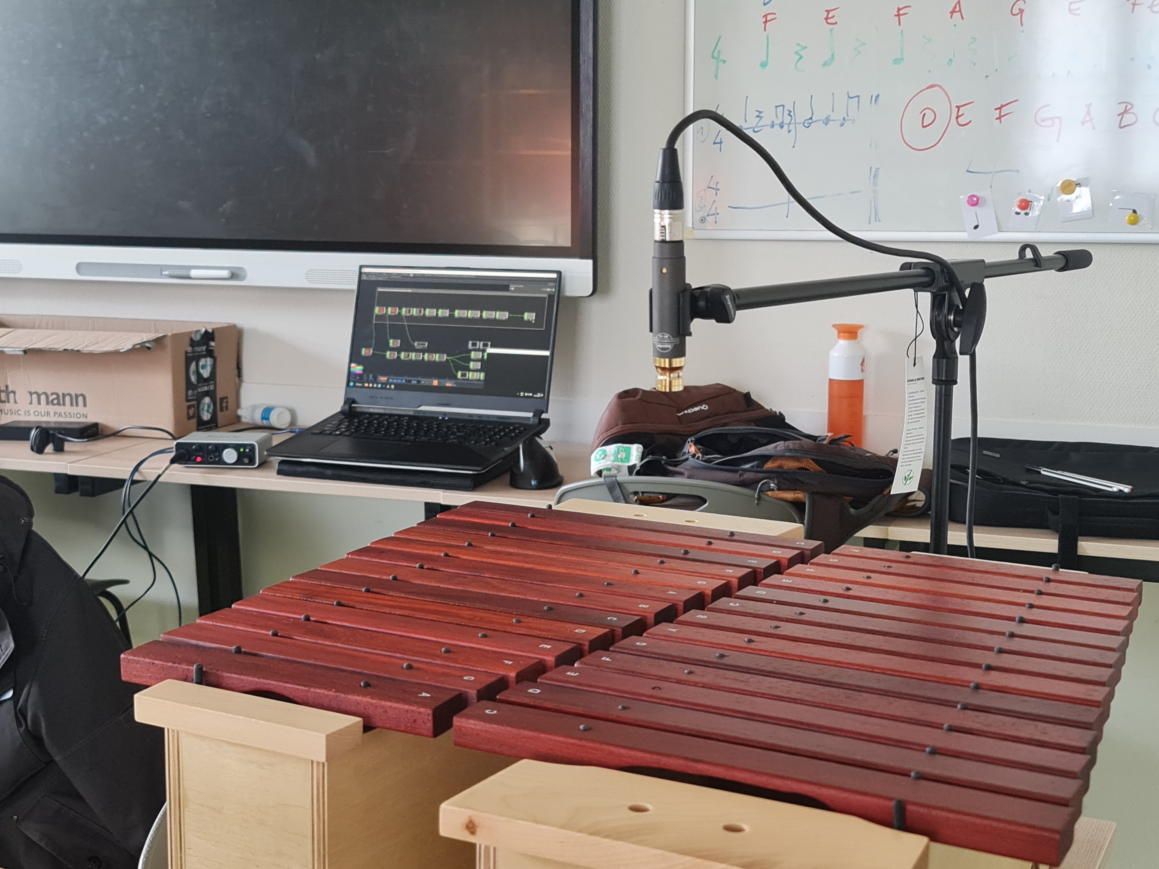 Improvisación libre y tecnología aplicadas a la educación musical